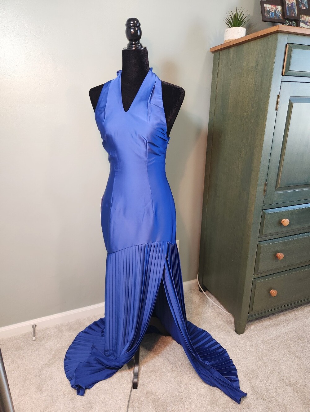 Elegant Blue Halter Pleated Evening Dress - AZAZIE Nayeli - Picture 4 of 15